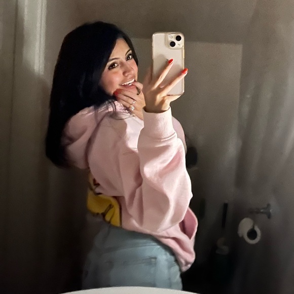 Meet your Posher, Deja - Picture 1 of 5